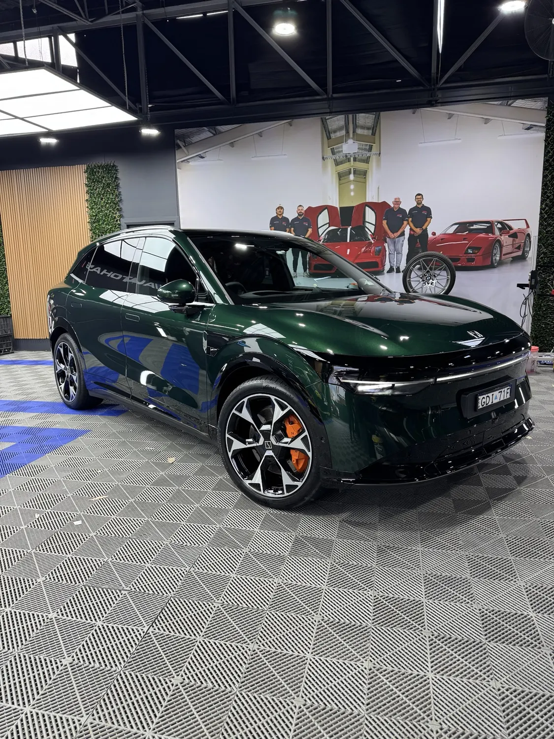 Green Zeekr 7X in the studio